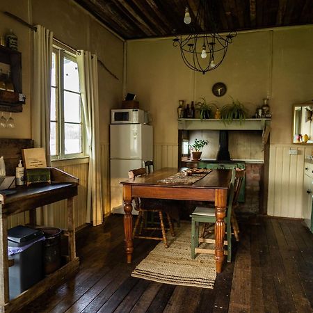 Cosy Farmstay: Green Cabin At Whispering Woods Beedelup Eksteriør billede