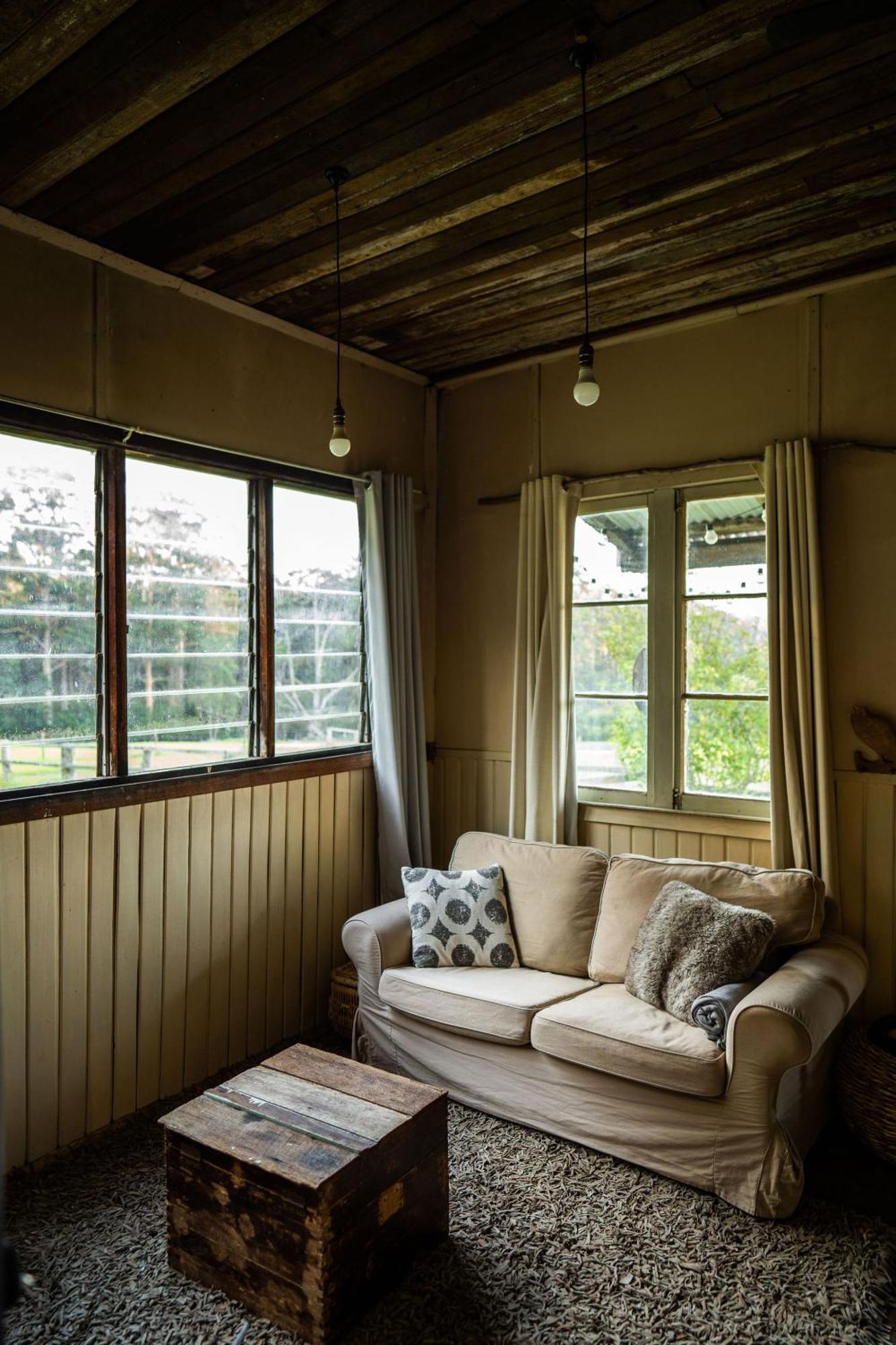 Cosy Farmstay: Green Cabin At Whispering Woods Beedelup Eksteriør billede